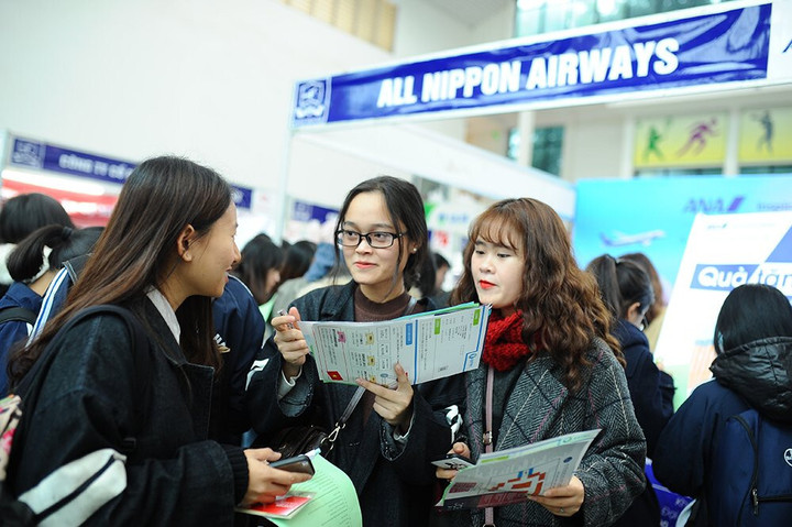 Ngoại ngữ n&agrave;o tạo "đ&ograve;n bẩy lương", gi&uacute;p ứng vi&ecirc;n tăng thu nhập 30-100%?- Ảnh 2.