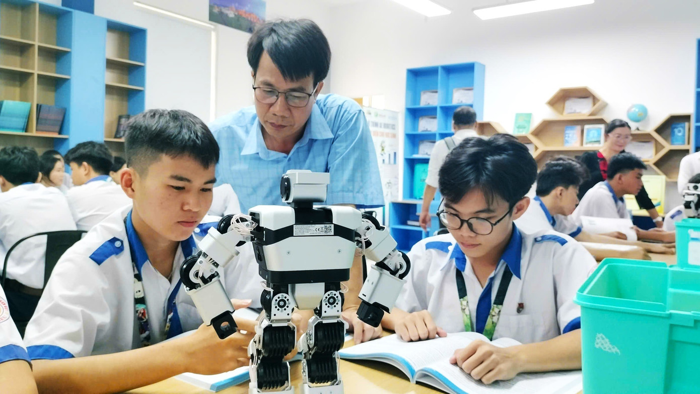 Trường học ở C&agrave; Mau "n&oacute;i kh&ocirc;ng" với điện thoại, điểm danh bằng khu&ocirc;n mặt- Ảnh 5.