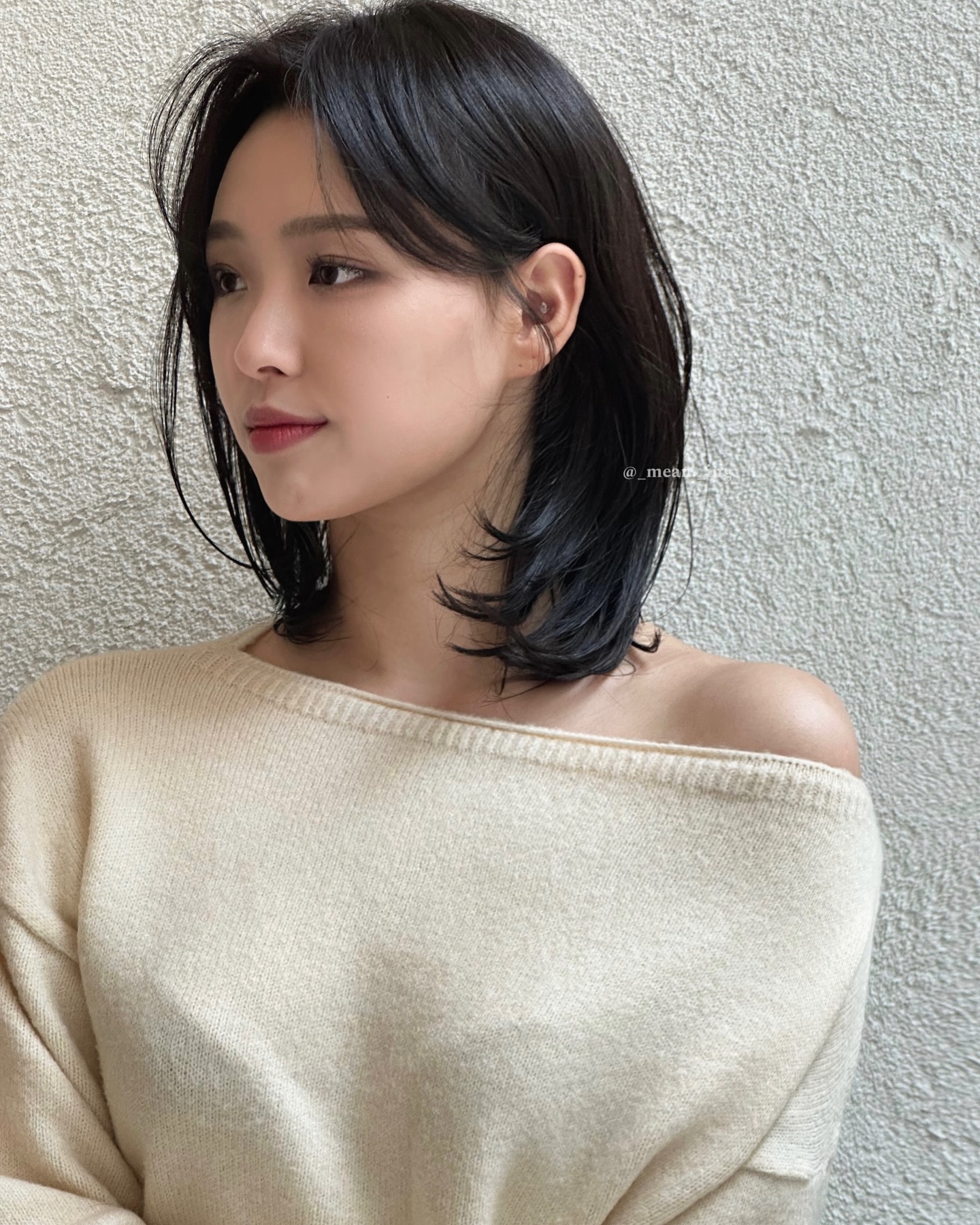 Cắt 5 kiểu t&oacute;c n&agrave;y th&igrave; m&aacute;i t&oacute;c từ mỏng h&oacute;a d&agrave;y gấp rưỡi, gương mặt cũng nhỏ hơn hẳn- Ảnh 7.