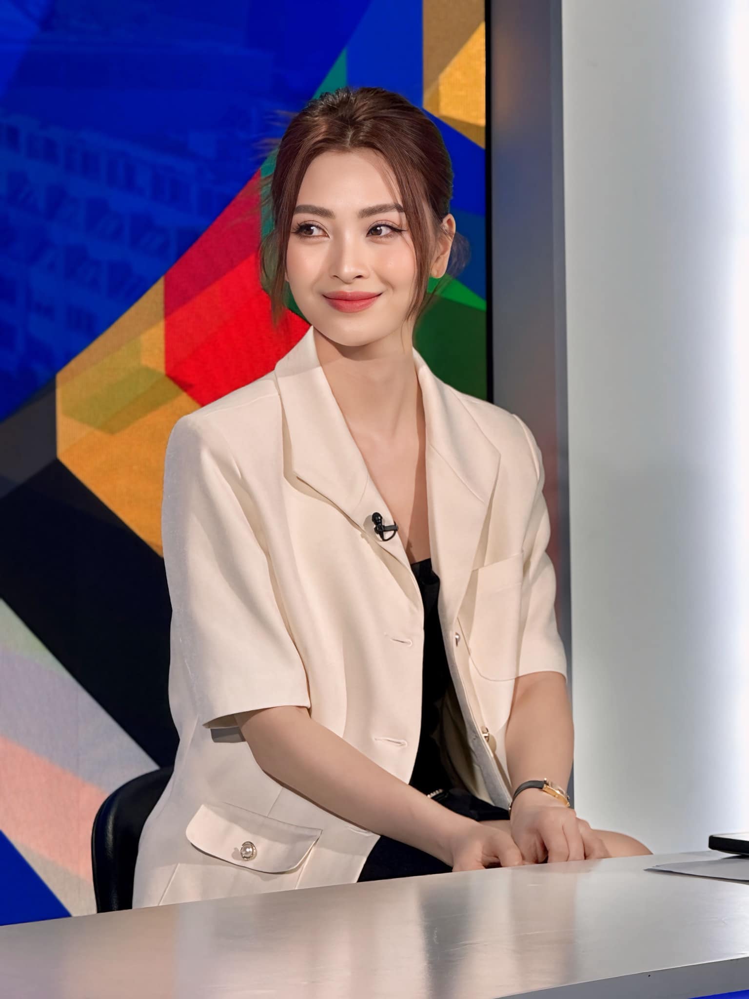 MC dẫn chung kết Olympia: T&ocirc;i từng l&agrave;m việc 6 th&aacute;ng kh&ocirc;ng lương, c&oacute; l&uacute;c phải lau s&agrave;n, lau b&agrave;n ghế- Ảnh 1.