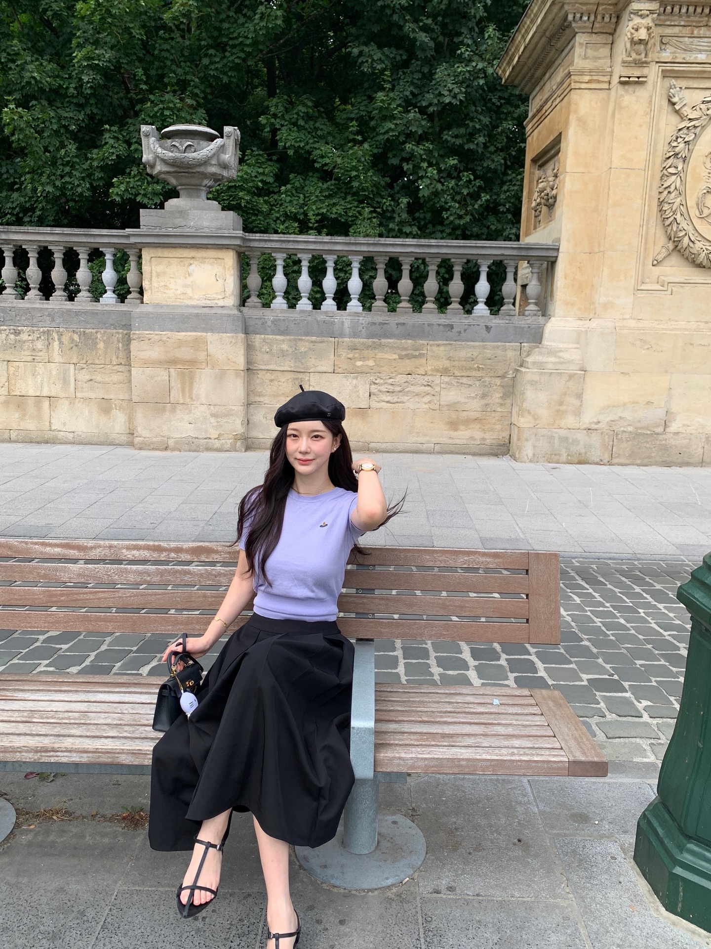 S&aacute;ng suốt nhất l&uacute;c n&agrave;y l&agrave; sắm 5 kiểu &aacute;o mỏng nhẹ, mặc được từ cuối đ&ocirc;ng tới tận hết m&ugrave;a xu&acirc;n 2026- Ảnh 9.