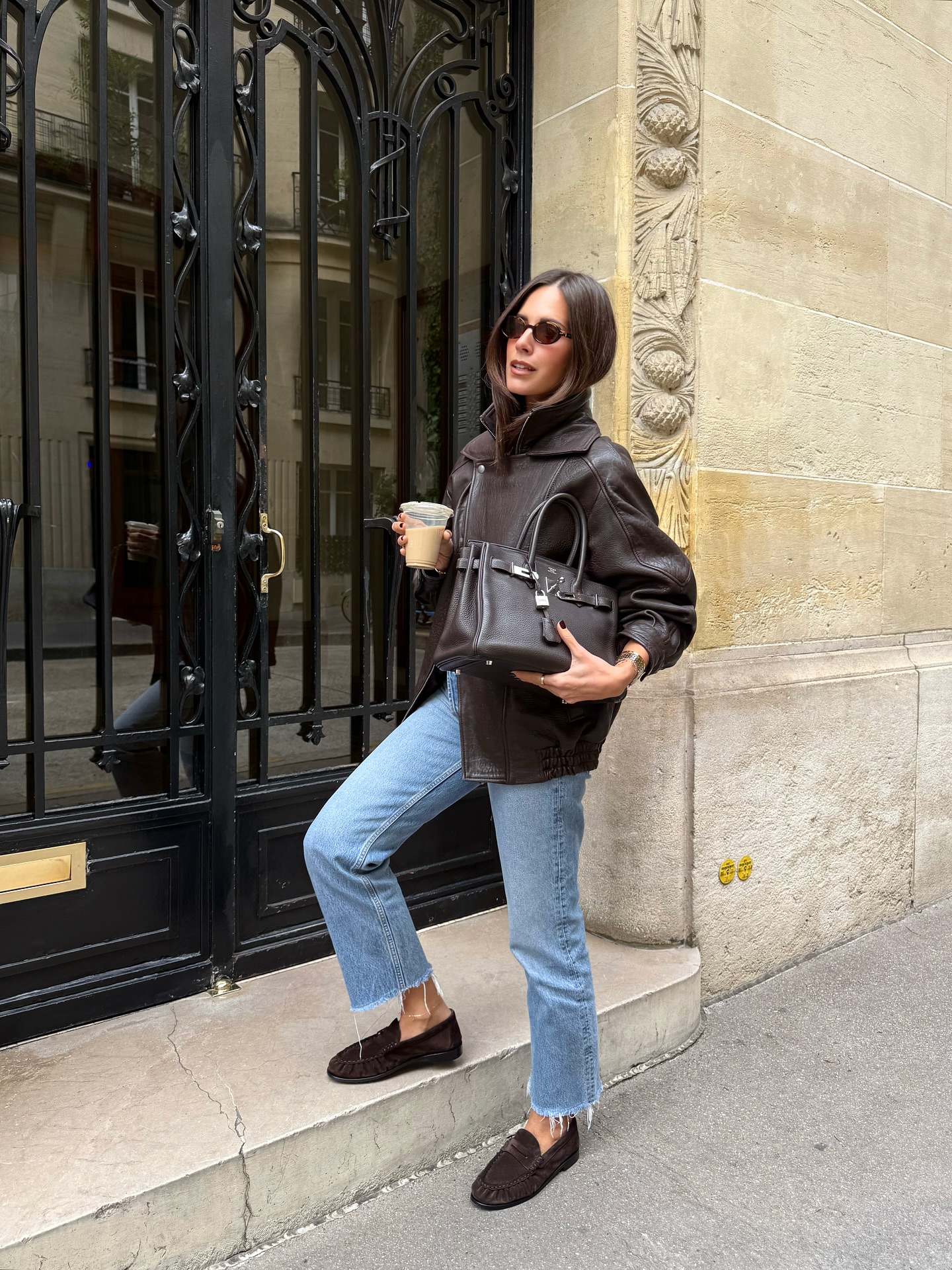 Phụ nữ Pháp có thể diện đồ rất đơn giản nhưng vẫn sang trọng là nhờ 4 kiểu giày- Ảnh 7. Phụ nữ Pháp có thể diện đồ rất đơn giản nhưng vẫn sang trọng là nhờ 4 kiểu giày- Ảnh 7.