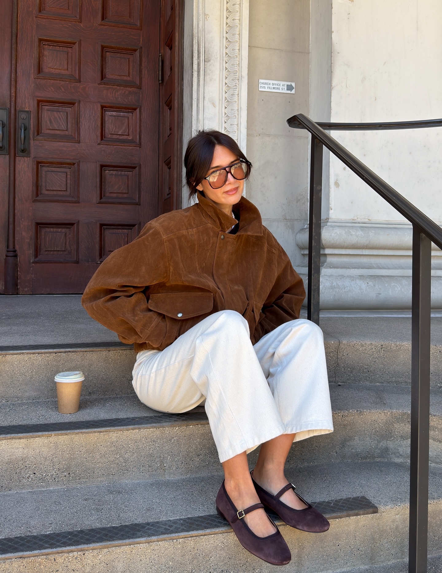 Phụ nữ Pháp có thể diện đồ rất đơn giản nhưng vẫn sang trọng là nhờ 4 kiểu giày- Ảnh 8. Phụ nữ Pháp có thể diện đồ rất đơn giản nhưng vẫn sang trọng là nhờ 4 kiểu giày- Ảnh 8.