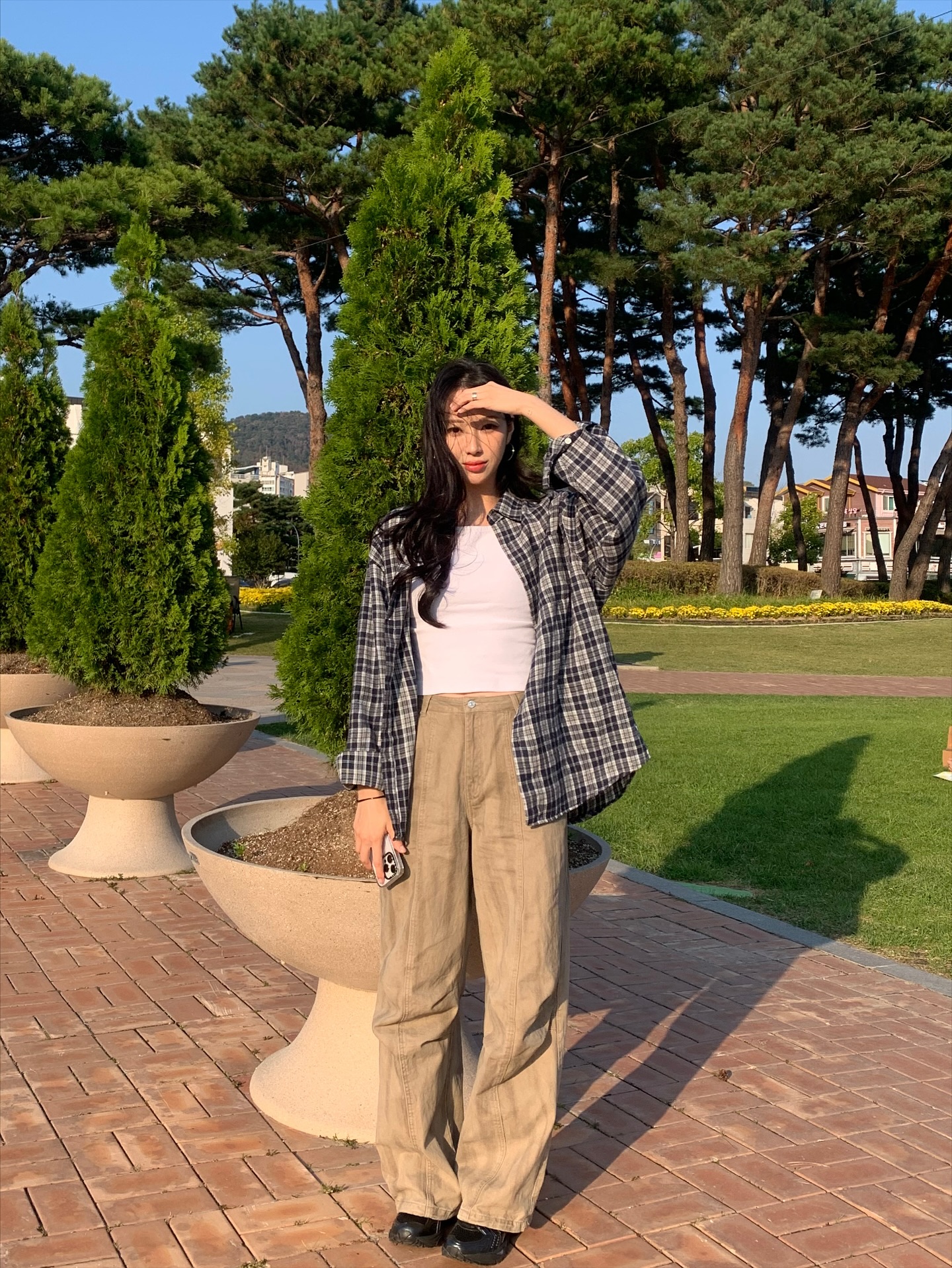 Quần ống rộng c&oacute; v&ocirc; v&agrave;n nhưng 5 kiểu n&agrave;y mới đ&aacute;ng sắm nhất, phối đồ đơn giản vẫn si&ecirc;u sang- Ảnh 5.