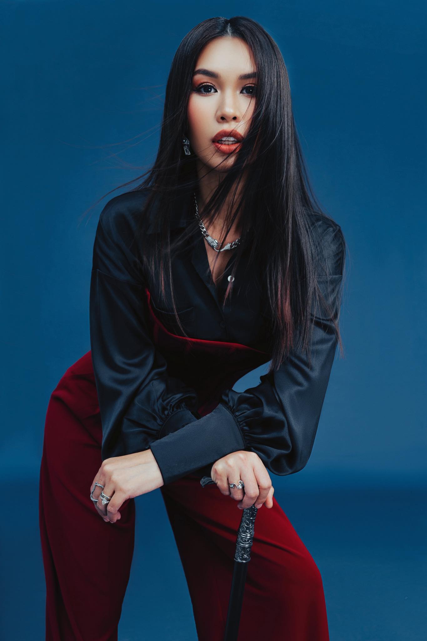 Đạo diễn Quang Dũng l&ecirc;n tiếng về việc tuyển trợ l&yacute; kh&ocirc;ng lương: 