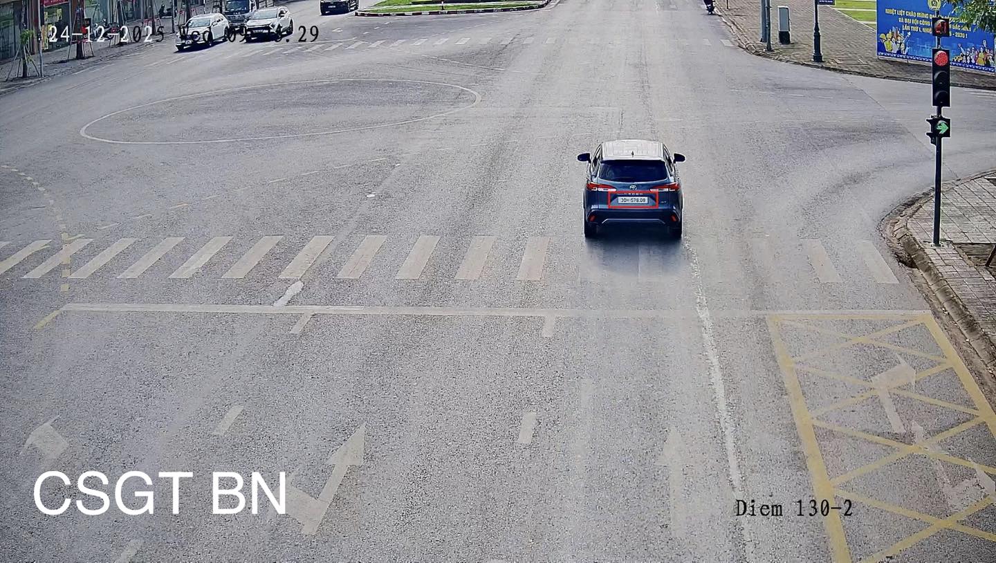 285 chủ xe lấn l&agrave;n, vượt đ&egrave;n đỏ... c&oacute; biển số sau nhanh ch&oacute;ng nộp phạt nguội theo Nghị định 168- Ảnh 1.