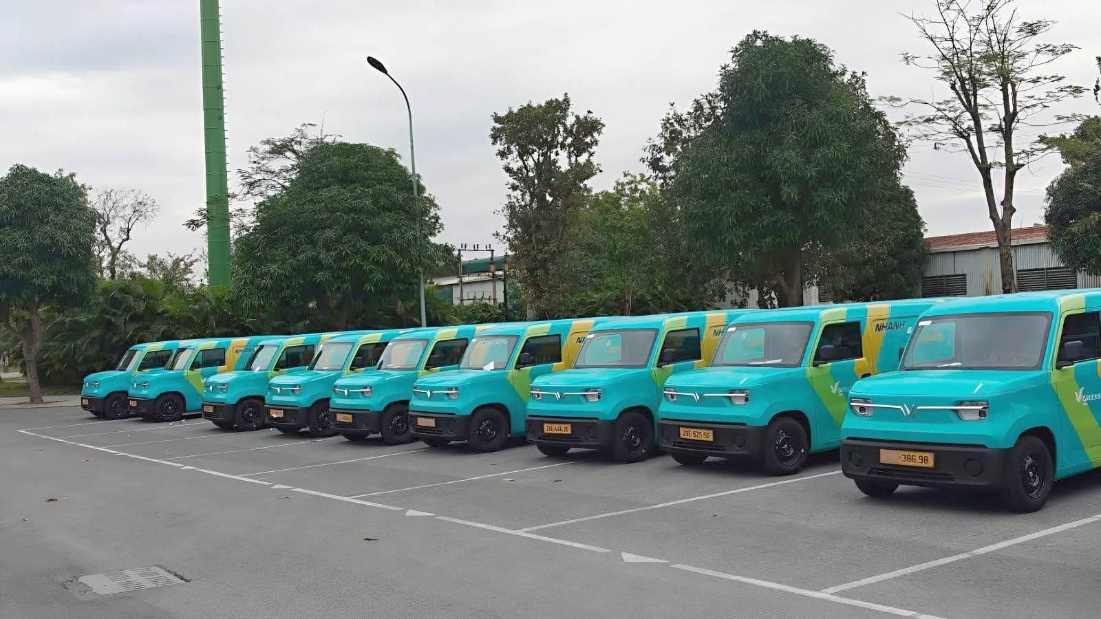 C&ocirc;ng ty của &ocirc;ng Phạm Nhật Vượng tung dịch vụ xe tải nội đ&ocirc;, gi&aacute; cước từ 110.000 đồng/chuyến- Ảnh 1.