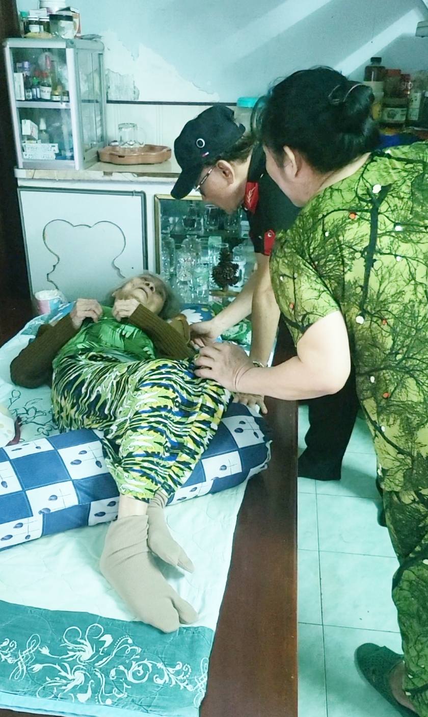 Mẹ ruột chưa biết tin NS Thương Tín đã qua đời- Ảnh 2. Mẹ ruột chưa biết tin NS Thương Tín đã qua đời- Ảnh 2.