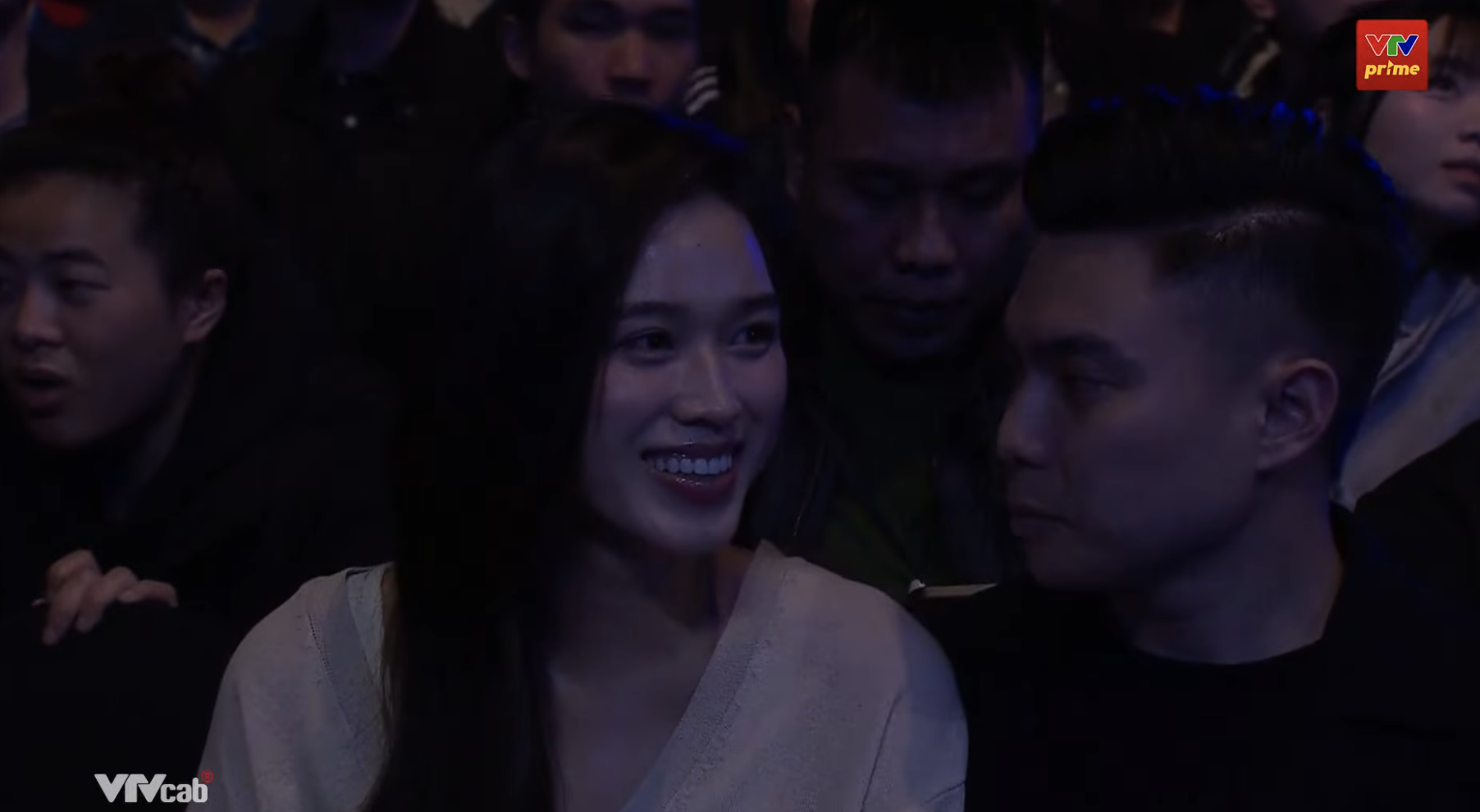 Sở thích riêng tư của Tổng giám đốc Viết Vương và Đỗ Hà bị lộ trên sóng trực tiếp- Ảnh 2. Sở thích riêng tư của Tổng giám đốc Viết Vương và Đỗ Hà bị lộ trên sóng trực tiếp- Ảnh 2.