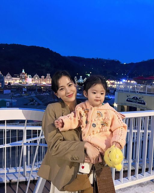 Bố mẹ n&agrave;o cũng muốn con ngoan, nhưng c&oacute; những l&uacute;c con c&agrave;ng "kh&ocirc;ng ngoan" lại c&agrave;ng tốt- Ảnh 1.