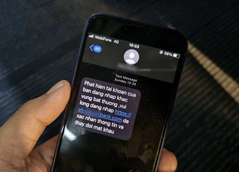 Nếu thấy tin nhắn kiểu n&agrave;y, h&atilde;y x&oacute;a ngay để tr&aacute;nh mất sạch tiền- Ảnh 1.