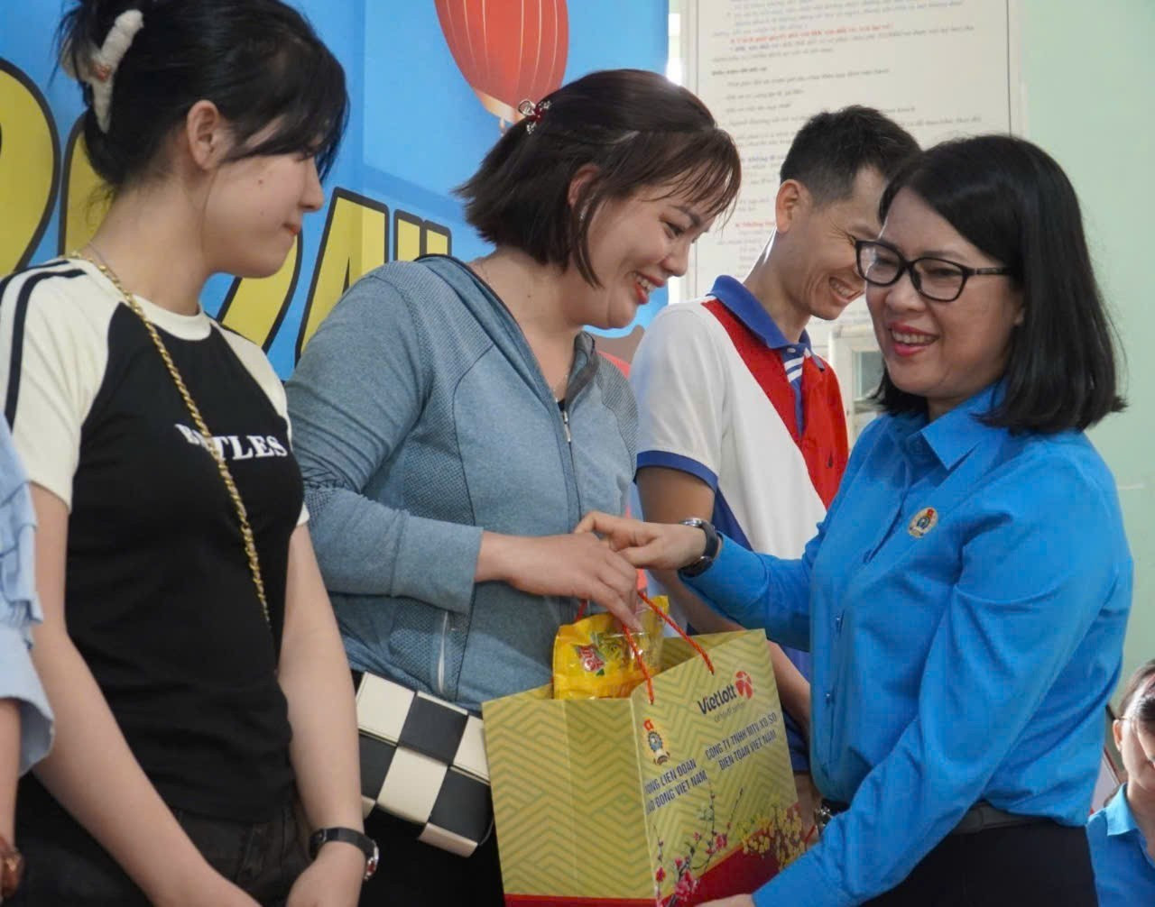 Mức thưởng Tết 2026 cao nhất ở TPHCM v&agrave; c&aacute;c tỉnh th&agrave;nh ph&iacute;a Nam- Ảnh 2.