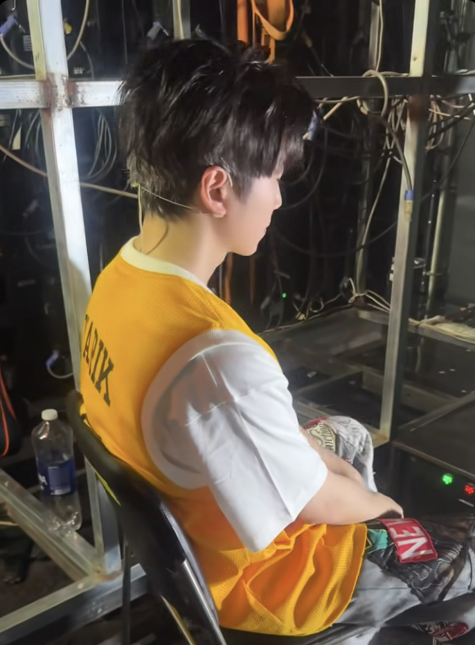 Một Anh Trai đối diện ca phẫu thuật sau concert, kh&oacute; xuất hiện tại Day 2 Mỹ Đ&igrave;nh- Ảnh 7.