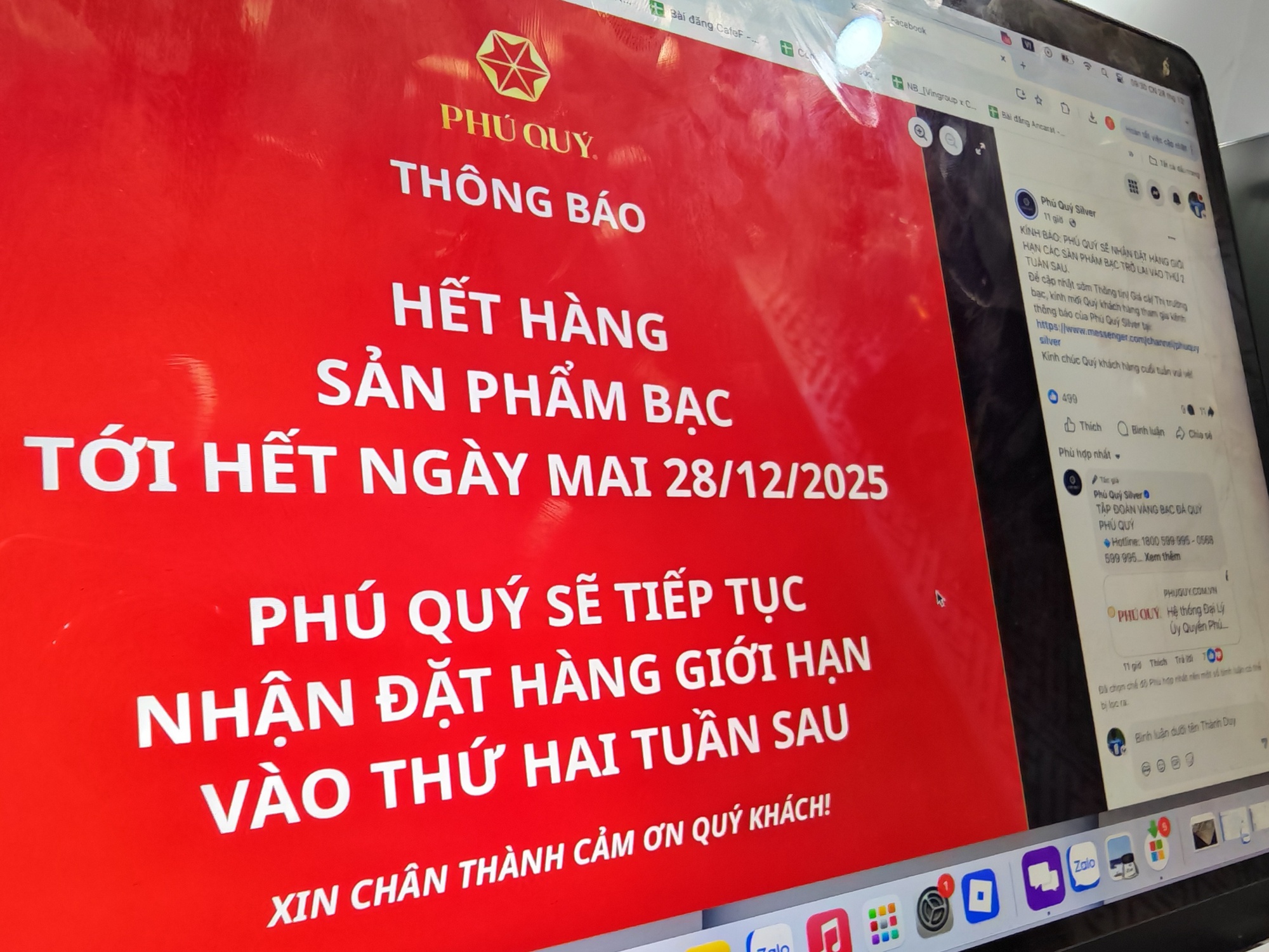 Loạn gi&aacute; bạc 'sang tay'- Ảnh 1.