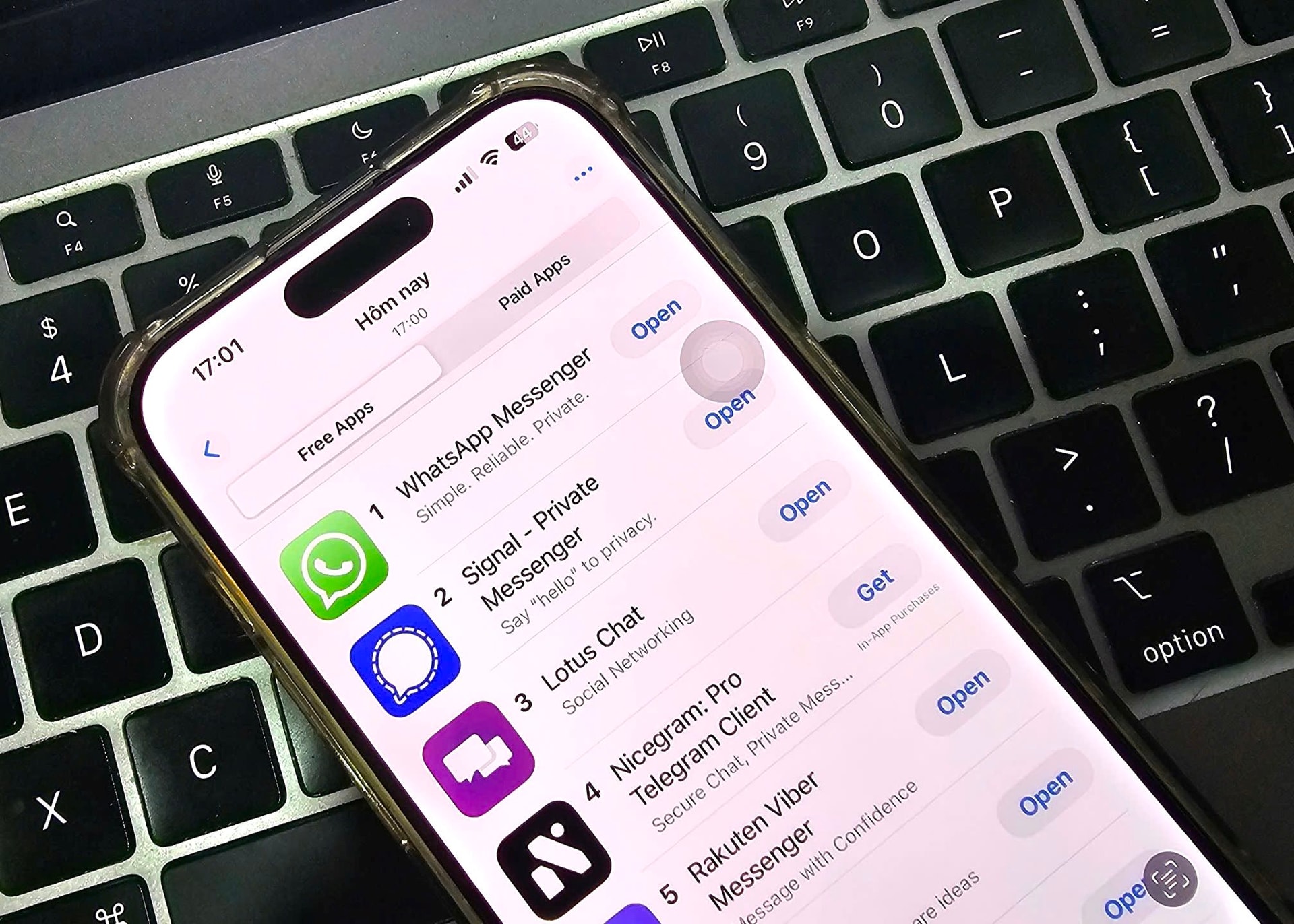 Gần 2 triệu người d&ugrave;ng tải về, ứng dụng nhắn tin Lotus Chat đang được người Việt ng&agrave;y c&agrave;ng ưa chuộng- Ảnh 1.