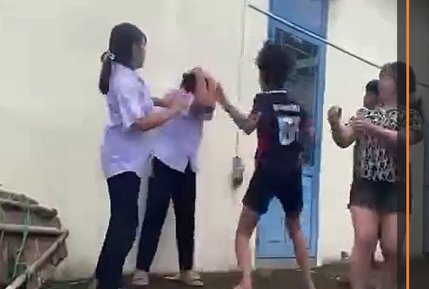 Nữ sinh bị đ&aacute;nh hội đồng ở Đ&agrave; Nẵng: Hiệu trưởng Trường THCS Quế Phong n&oacute;i g&igrave;?- Ảnh 2.