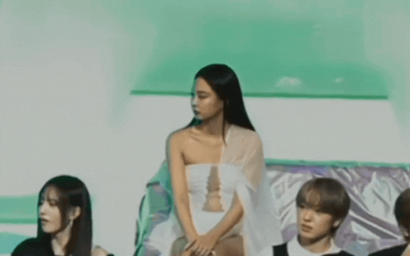 Đoạn video khiến tất cả fan BLACKPINK đau l&ograve;ng- Ảnh 1.