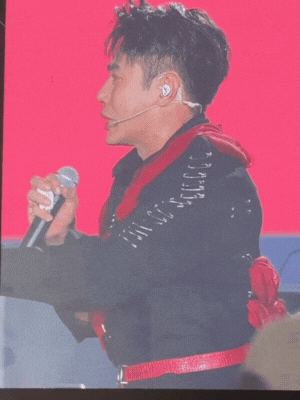 Drama tại fan meeting: Lê Dương Bảo Lâm khóc xin lỗi Hoà Minzy- Ảnh 2. Drama tại fan meeting: Lê Dương Bảo Lâm khóc xin lỗi Hoà Minzy- Ảnh 2.