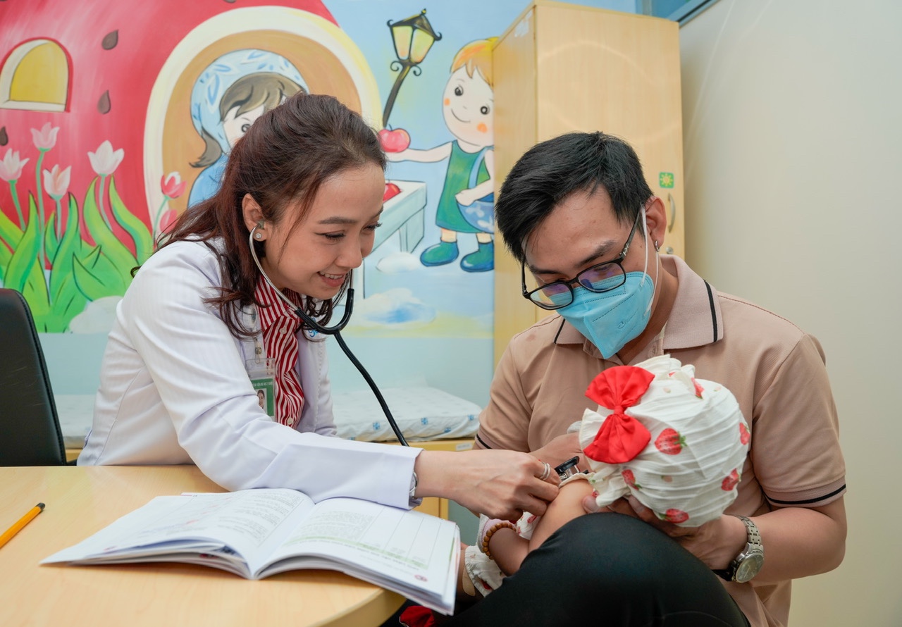 B&aacute;c sĩ cảnh b&aacute;o một loại virus l&acirc;y nhanh, nguy hiểm cho trẻ- Ảnh 1.