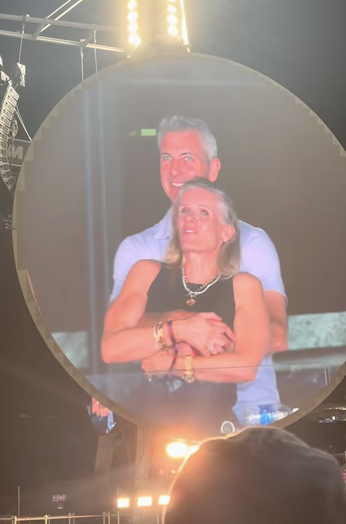 11 khoảnh khắc khiến cộng đồng mạng thế giới "sốt đ&ugrave;ng đ&ugrave;ng" năm 2025- Ảnh 7.