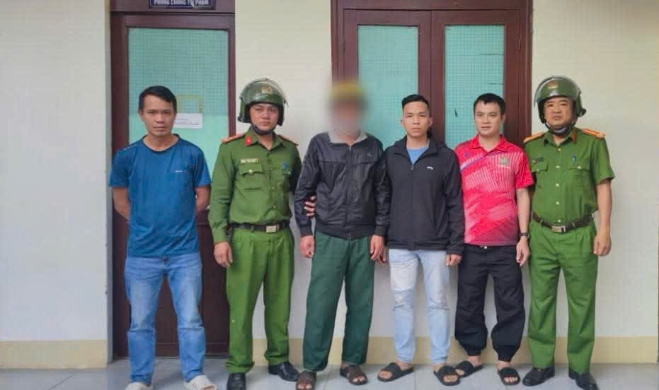 Cướp giật v&eacute; số giữa ban ng&agrave;y, người đ&agrave;n &ocirc;ng 71 tuổi bị bắt sau v&agrave;i giờ- Ảnh 2.