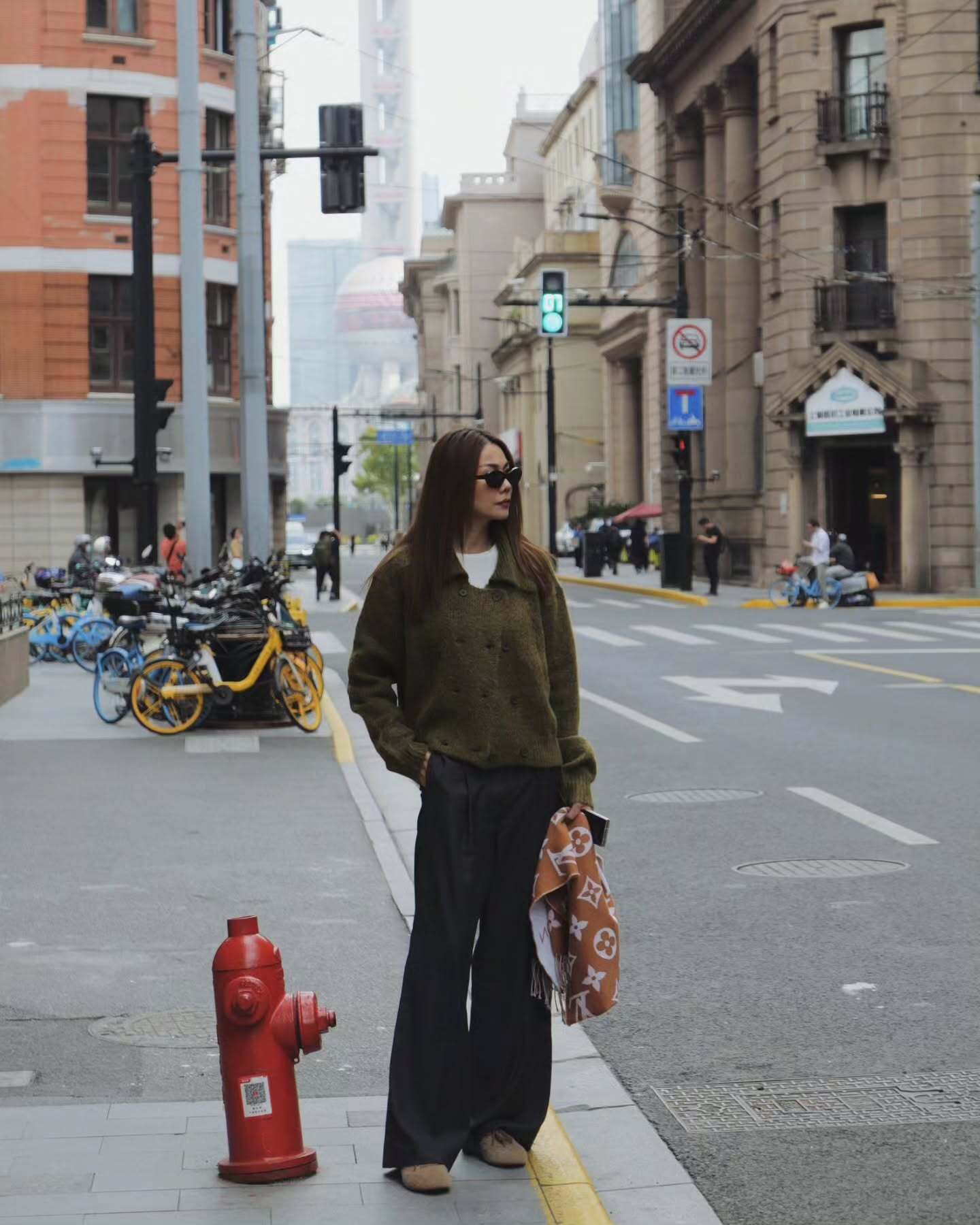 5 món thời trang được các mỹ nhân Việt ngoài 40 mặc nhiều nhất, bảo sao ai cũng trẻ trung hơn tuổi- Ảnh 12. 5 món thời trang được các mỹ nhân Việt ngoài 40 mặc nhiều nhất, bảo sao ai cũng trẻ trung hơn tuổi- Ảnh 12.