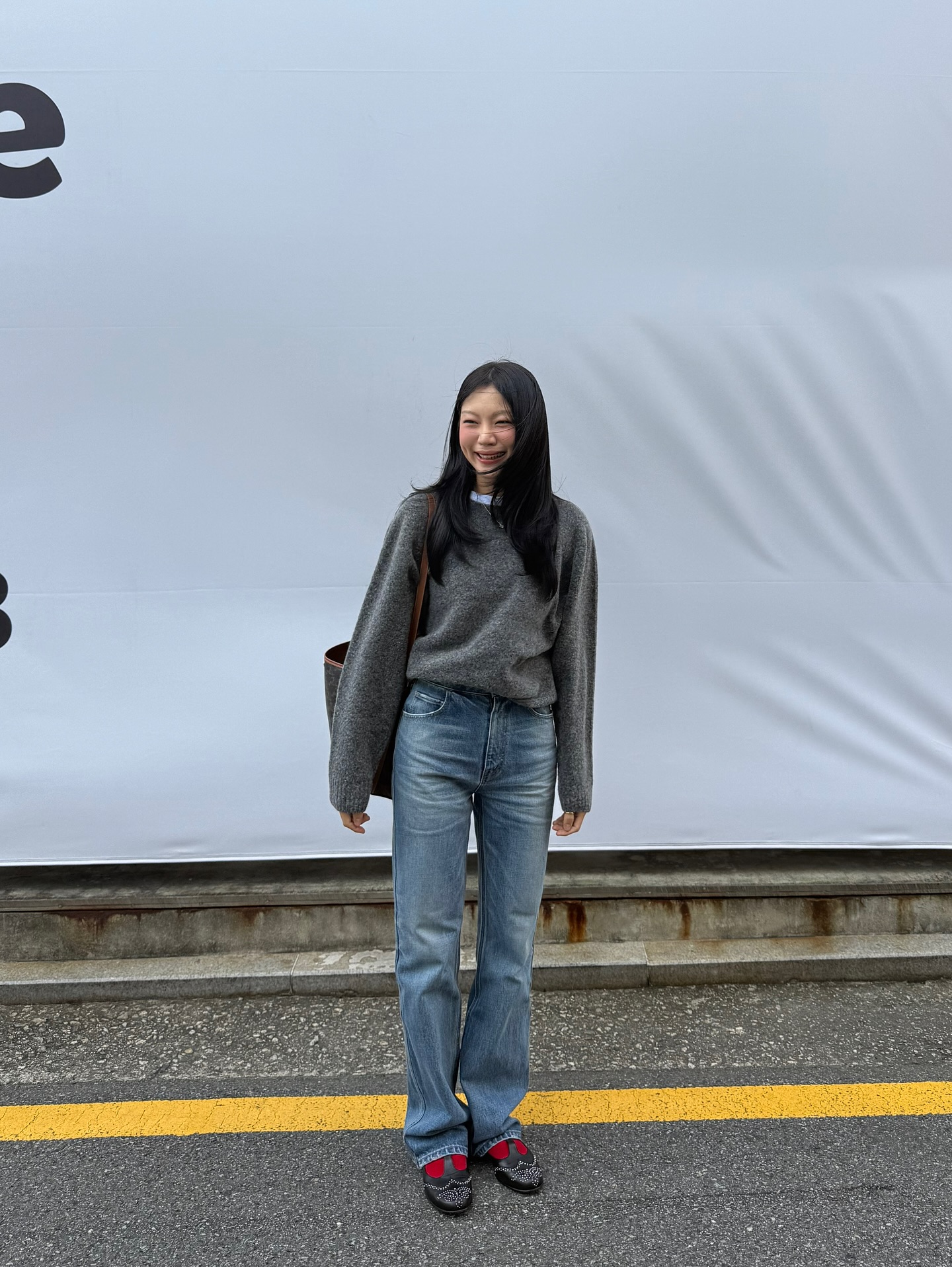 5 combo &aacute;o v&agrave; quần d&agrave;i cứ mặc l&agrave; s&agrave;nh điệu cho n&agrave;ng kh&ocirc;ng th&iacute;ch diện v&aacute;y- Ảnh 5.