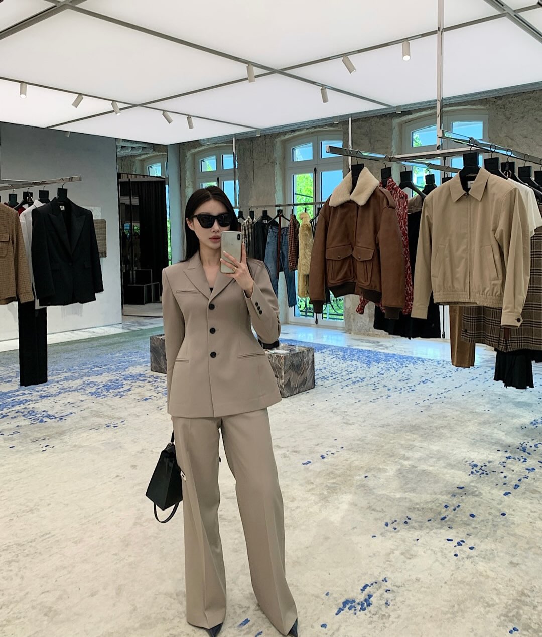 5 combo &aacute;o v&agrave; quần d&agrave;i cứ mặc l&agrave; s&agrave;nh điệu cho n&agrave;ng kh&ocirc;ng th&iacute;ch diện v&aacute;y- Ảnh 9.