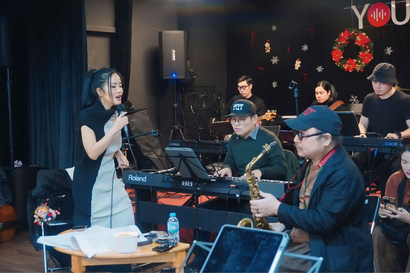 Show nhạc ở H&agrave; Nội kh&aacute;n giả tới mới th&ocirc;ng b&aacute;o hủy: B&agrave;i học nh&atilde;n tiền- Ảnh 4.