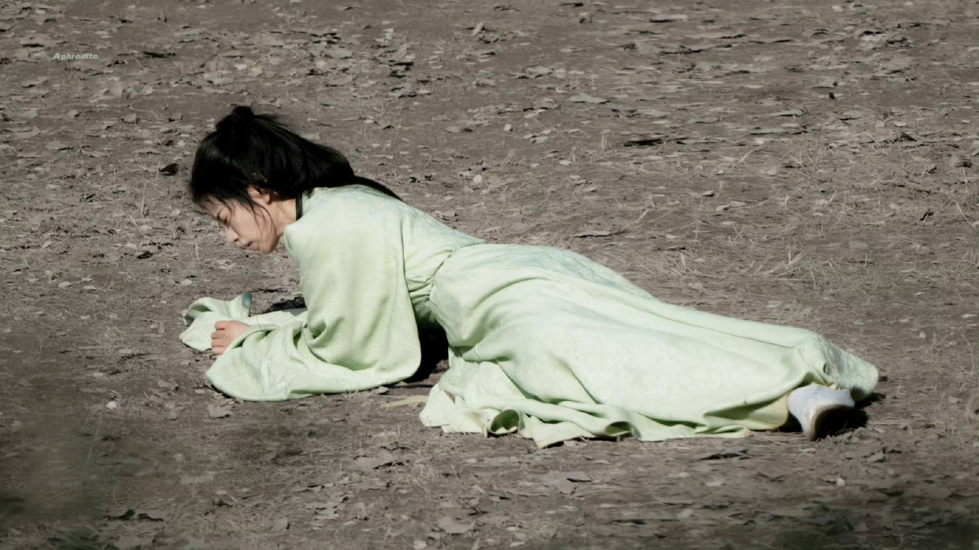 Chưa thấy ai bị đ&aacute;nh bầm dập lại đẹp gấp 100 lần như mỹ nh&acirc;n n&agrave;y: Visual sang xịn mịn, c&agrave;ng thảm c&agrave;ng phong thần- Ảnh 3.