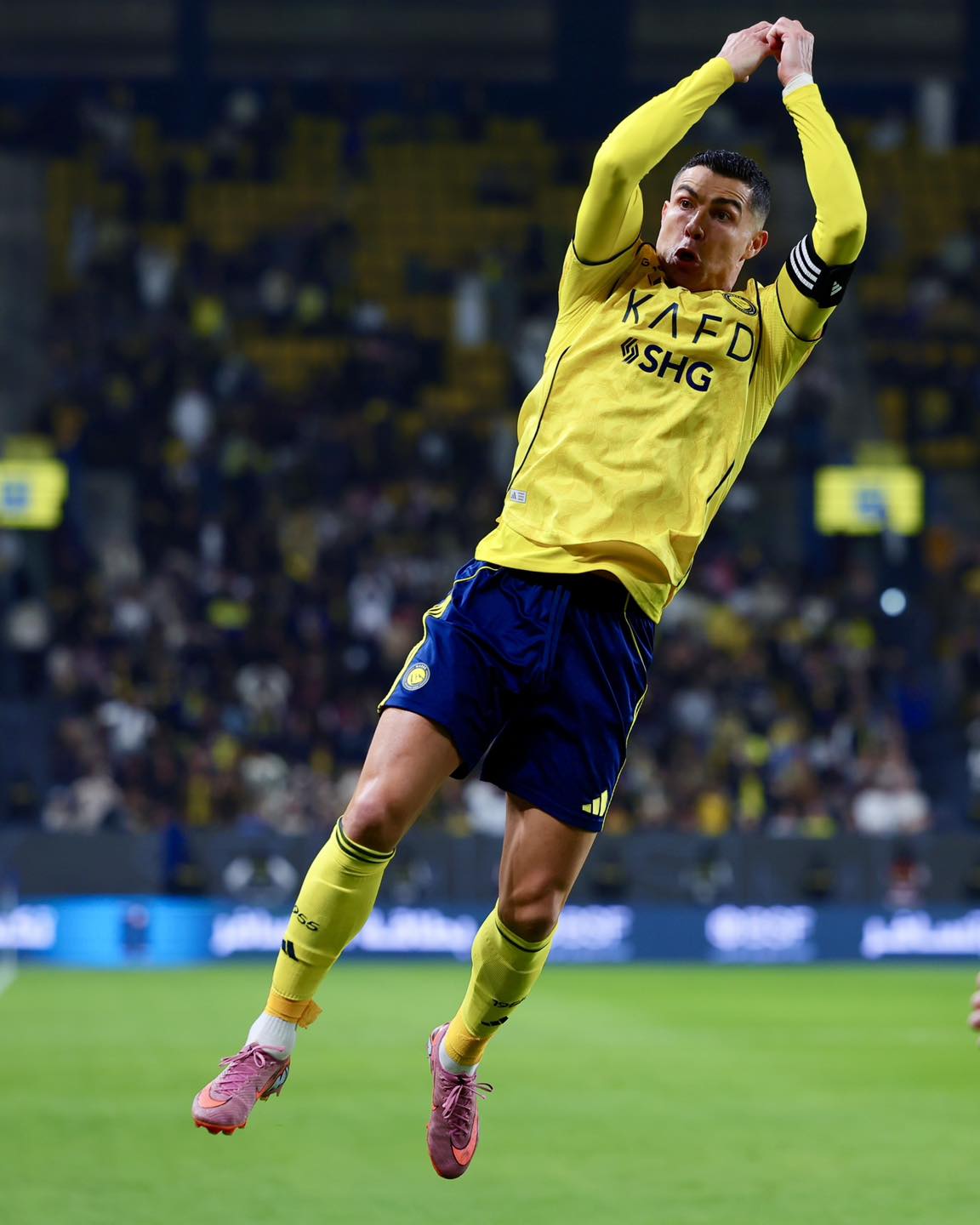 Ronaldo l&agrave; "cỗ m&aacute;y" bị thời gian l&atilde;ng qu&ecirc;n- Ảnh 1.