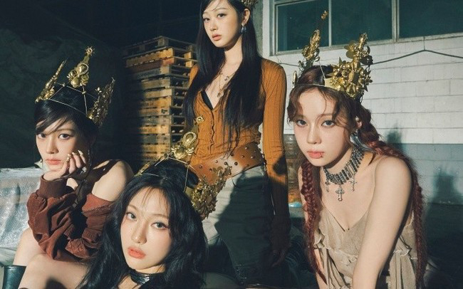 &Ecirc; chề chưa từng thấy trong lịch sử showbiz của nh&oacute;m nhạc nữ quốc d&acirc;n, fan vứt thẳng qu&agrave; tặng v&agrave;o th&ugrave;ng r&aacute;c- Ảnh 6.