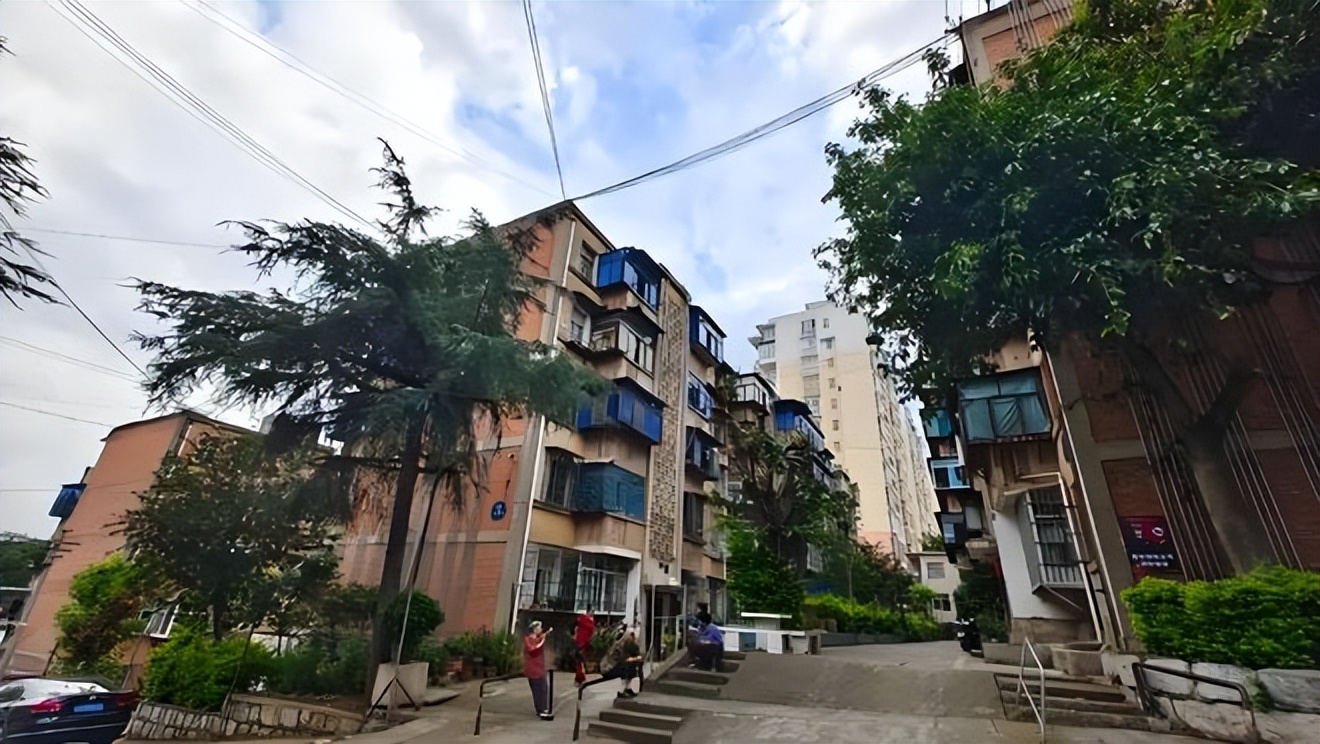 Ba năm trả ph&iacute; tầng cao như &ldquo;n&eacute;m tiền qua cửa sổ&rdquo;: Chỉ khi dọn về nh&agrave; cũ, t&ocirc;i mới thấy được sống thật sự- Ảnh 1.