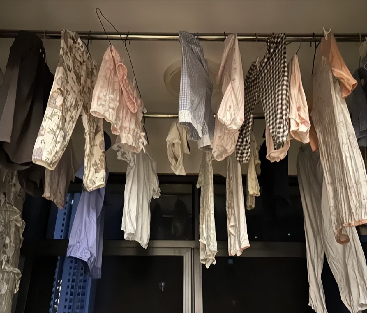 1 người phơi quần &aacute;o, cả nh&agrave; lần lượt đổ bệnh v&igrave; c&aacute;ch l&agrave;m RẤT SAI- Ảnh 6.