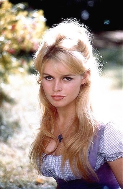 Nhan sắc ph&aacute; vỡ mọi chuẩn mực của biểu tượng điện ảnh vừa qua đời- Ảnh 4.