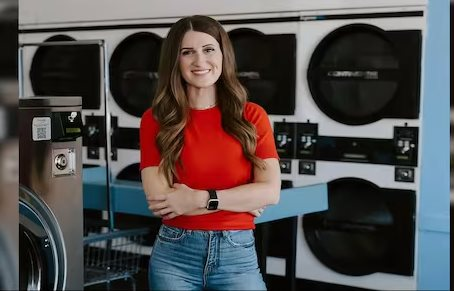 Nữ &yacute; t&aacute; 38 tuổi bỏ c&ocirc;ng việc gắn b&oacute; 13 năm, b&aacute;n nh&agrave; để lấy vốn khởi nghiệp: "T&ocirc;i th&iacute;ch kinh doanh hơn giữ chặt một ng&ocirc;i nh&agrave;"- Ảnh 1.