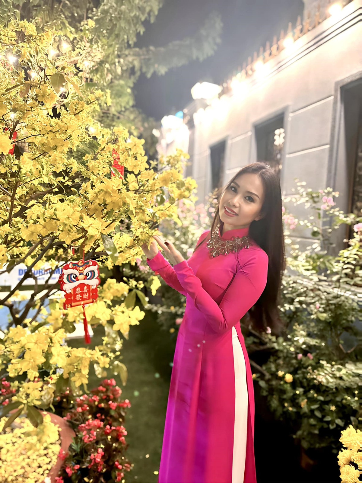 Ca sĩ ở biệt thự 20 tỷ, chồng l&agrave; nh&acirc;n vật tiếng tăm trong showbiz, em g&aacute;i l&agrave; vợ tỷ ph&uacute; gi&agrave;u nhất thế giới- Ảnh 6.