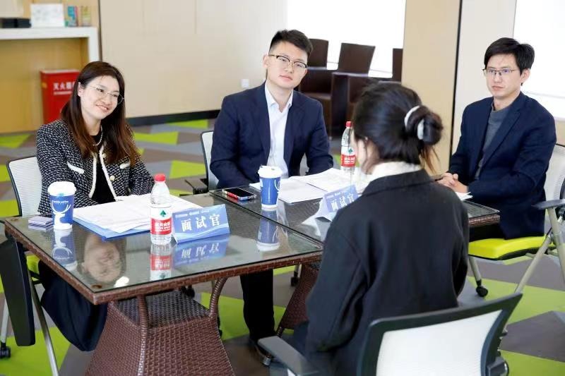 Vượt mặt tiếng Nhật v&agrave; H&agrave;n, tiếng Trung trở th&agrave;nh ngoại ngữ được săn đ&oacute;n nhất năm 2025- Ảnh 1.