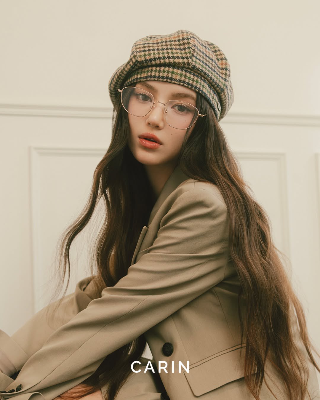 Mỹ nh&acirc;n lai bị 