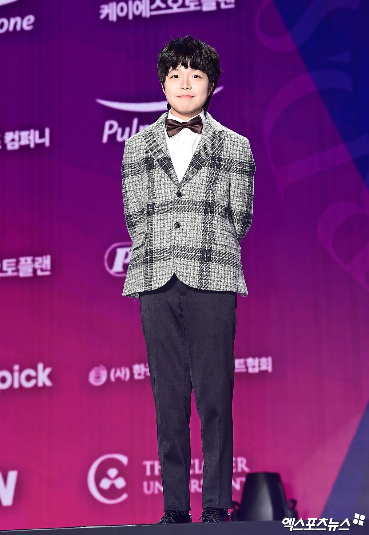 Si&ecirc;u thảm t&iacute;m APAN Star Awards 2025: IU h&oacute;a &ldquo;nữ thần m&ugrave;a xu&acirc;n&rdquo;, 2 bạn trai m&agrave;n ảnh của Yoona đụng độ- Ảnh 19.