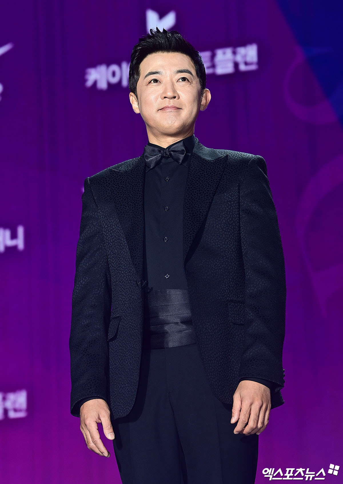 Si&ecirc;u thảm t&iacute;m APAN Star Awards 2025: IU h&oacute;a &ldquo;nữ thần m&ugrave;a xu&acirc;n&rdquo;, 2 bạn trai m&agrave;n ảnh của Yoona đụng độ- Ảnh 27.