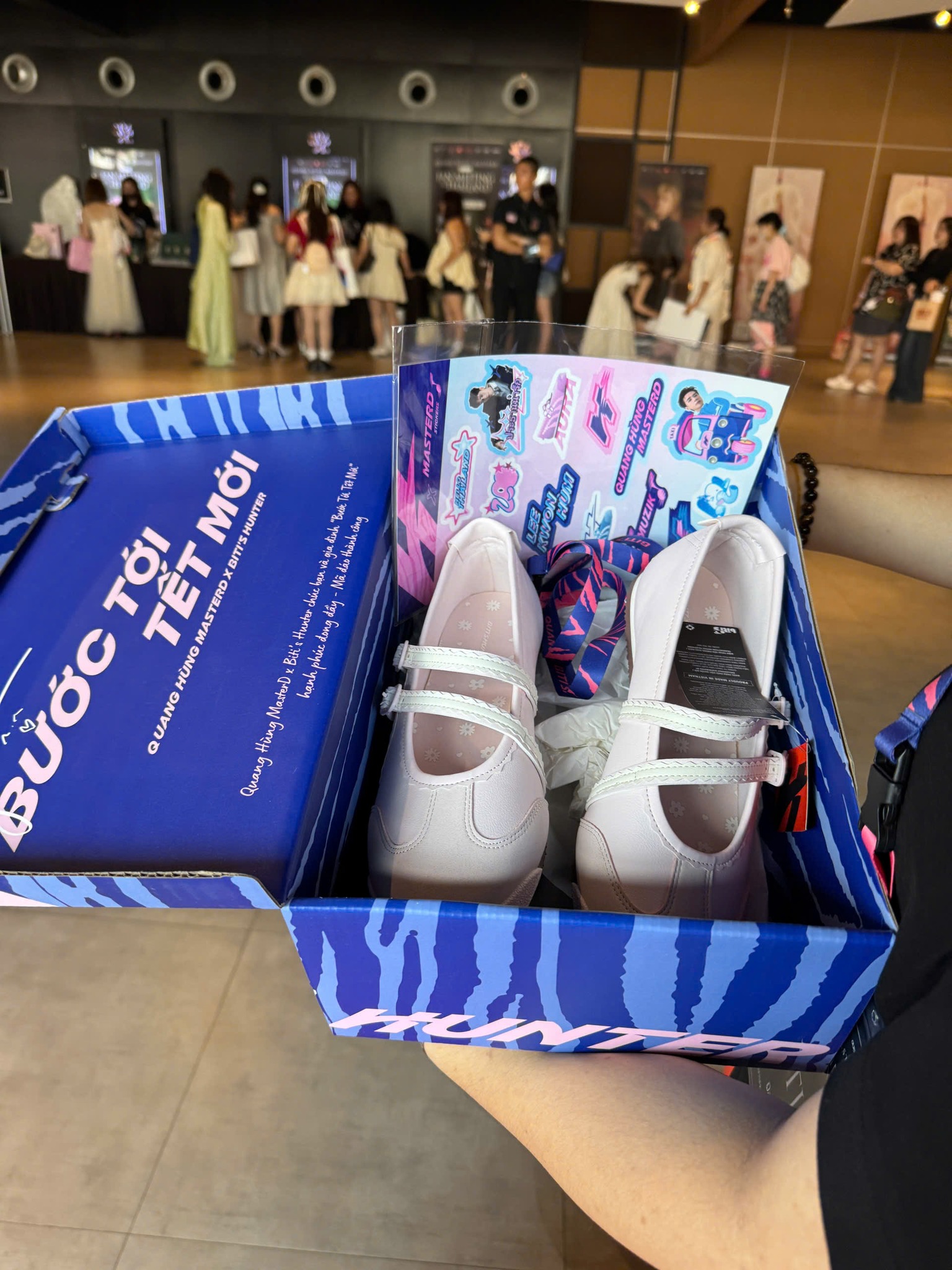 Có gì trong bộ merch viral toàn cõi mạng đến từ Quang Hùng MasterD và Biti’s Hunter?- Ảnh 2. Có gì trong bộ merch viral toàn cõi mạng đến từ Quang Hùng MasterD và Biti’s Hunter?- Ảnh 2.