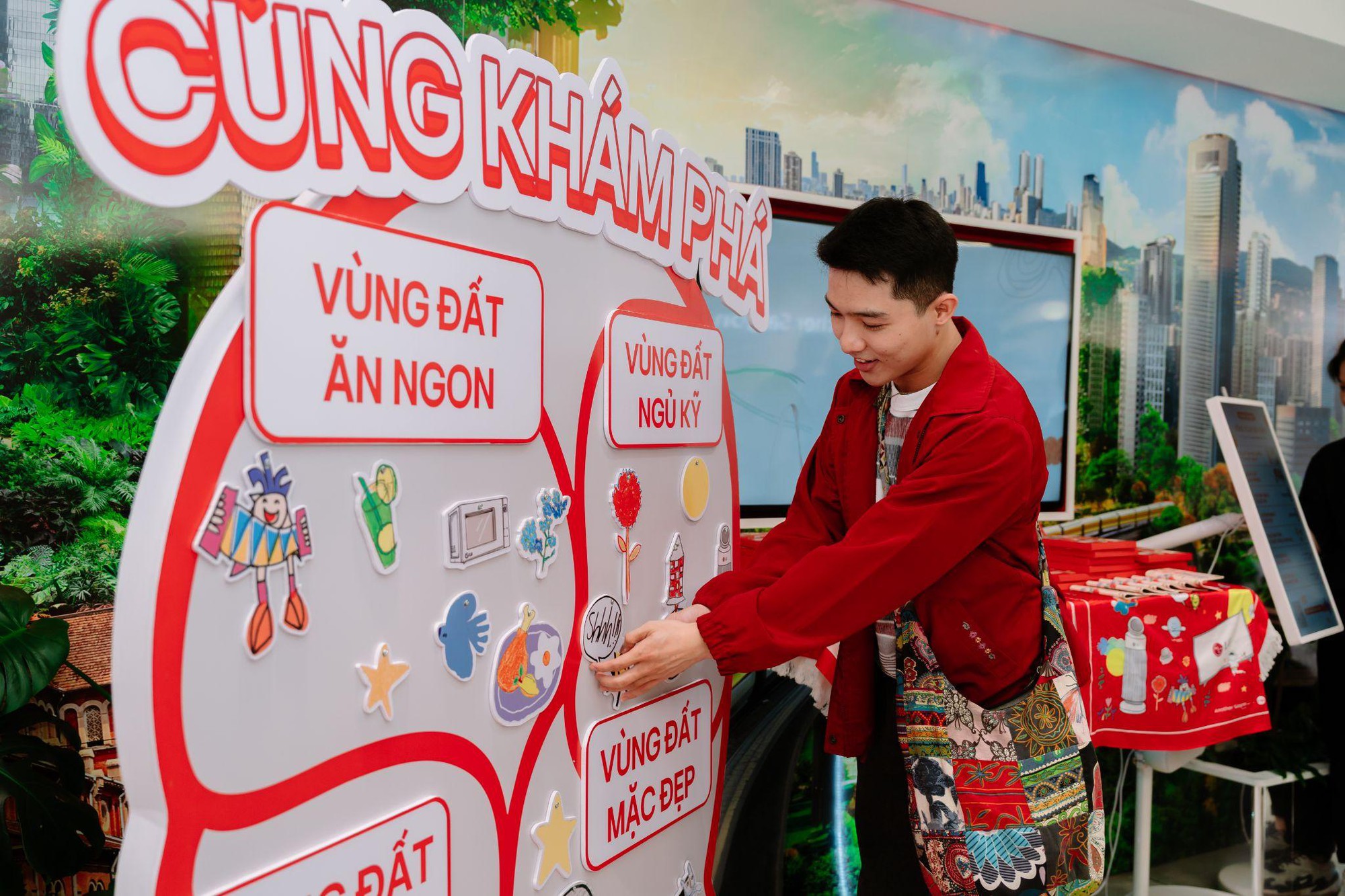 Another Saigon by LG sau hai năm: Từ kh&ocirc;ng gian trưng b&agrave;y c&ocirc;ng nghệ đến điểm hẹn trải nghiệm- Ảnh 4.