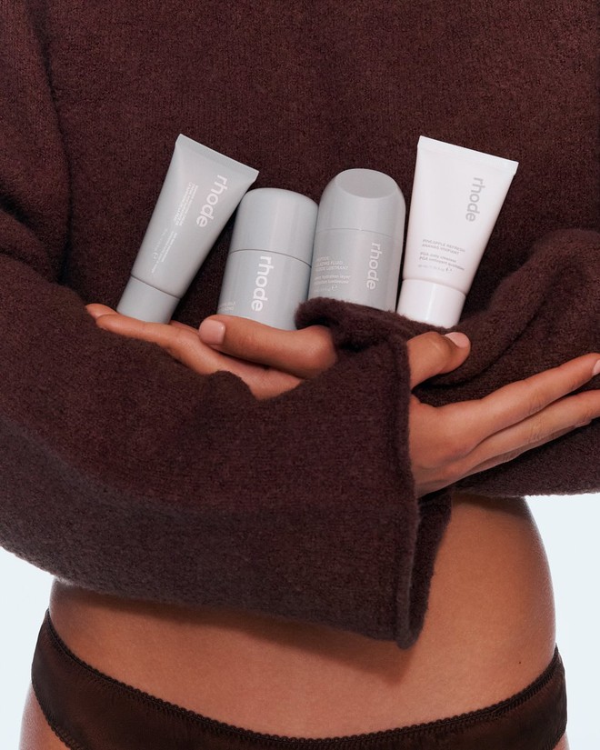 Thương hiệu beauty đột ph&aacute; nhất 2025 phải l&agrave; Rhode: 3 tuổi, 10 sản phẩm dẫn đến thương vụ tỷ đ&ocirc;- Ảnh 6.