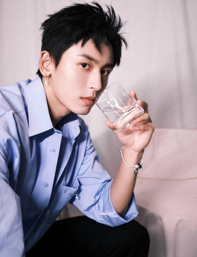 Mỹ nam đẹp nhất thế giới 2025: Visual đẳng cấp miễn b&agrave;n, mất cả sự nghiệp chỉ trong 4 giờ v&igrave; một bức ảnh tội lỗi- Ảnh 2.