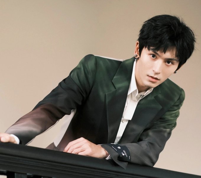 Mỹ nam đẹp nhất thế giới 2025: Visual đẳng cấp miễn b&agrave;n, mất cả sự nghiệp chỉ trong 4 giờ v&igrave; một bức ảnh tội lỗi- Ảnh 1.