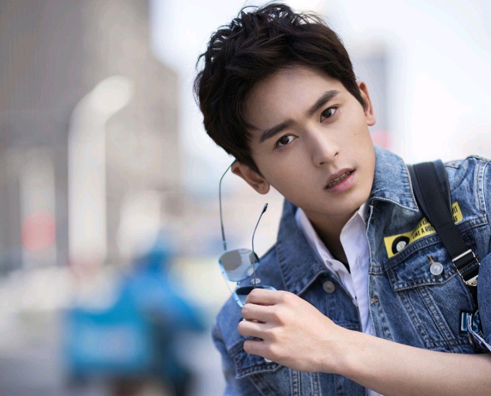 Mỹ nam đẹp nhất thế giới 2025: Visual đẳng cấp miễn b&agrave;n, mất cả sự nghiệp chỉ trong 4 giờ v&igrave; một bức ảnh tội lỗi- Ảnh 3.