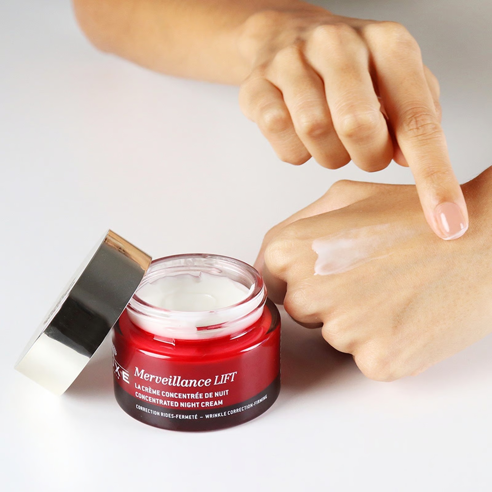 Phụ nữ ngoài 30 tuổi rất cần 5 lọ kem dưỡng đêm ngừa lão hóa sâu từ bên trong- Ảnh 3.