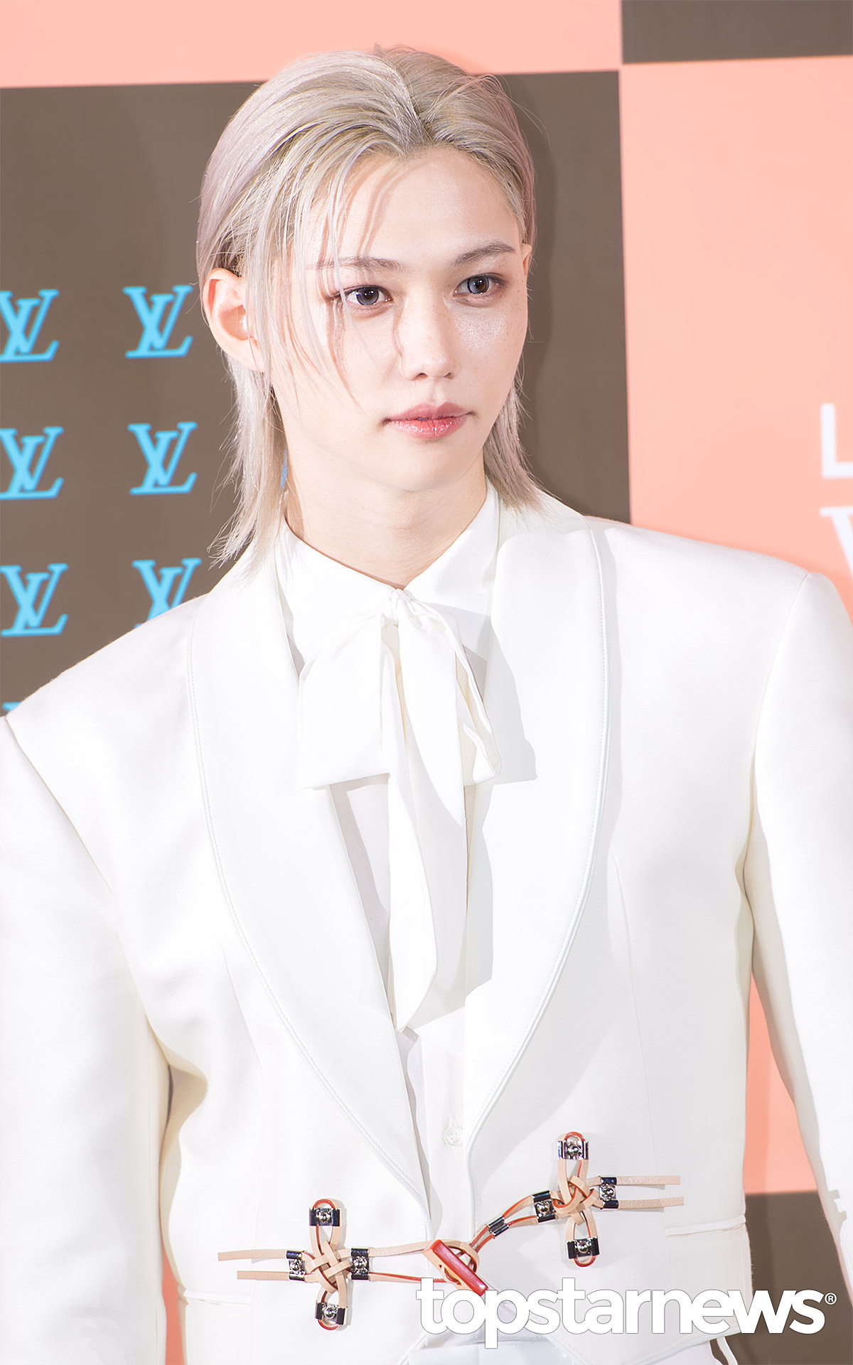 “Bầu trời” sao của Louis Vuitton quá đỉnh: Tụ hết Lisa, Jeon Ji Hyun, Gong Yoo, Shin Min Ah về một mối- Ảnh 6.