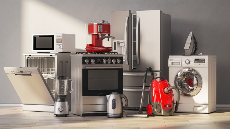 55 tuổi trở đi: Đừng mua 7 thứ này nếu không muốn tuổi già “đốt tiền oan”- Ảnh 1. 55 tuổi trở đi: Đừng mua 7 thứ này nếu không muốn tuổi già “đốt tiền oan”- Ảnh 1.